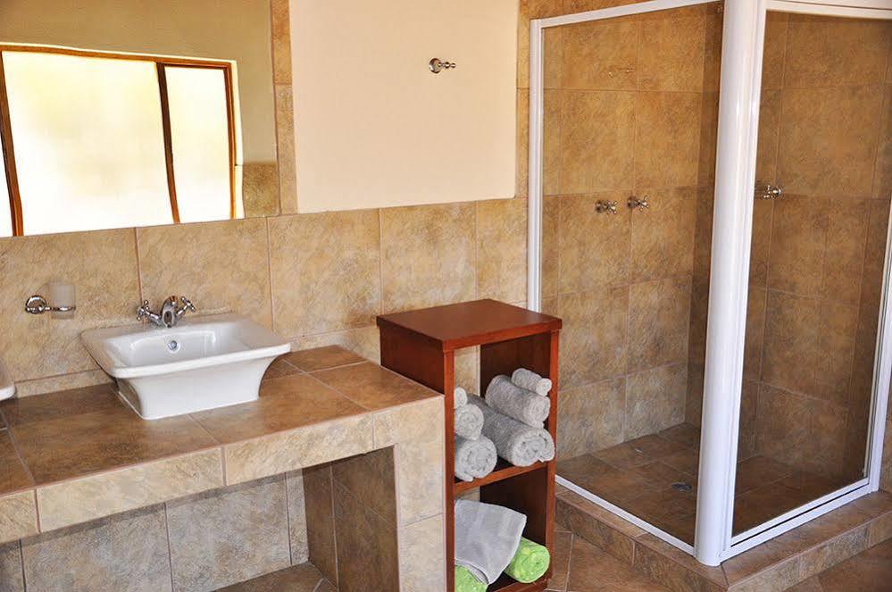 Dinkweng Safari Lodge The Waterberg Biosphere Εξωτερικό φωτογραφία
